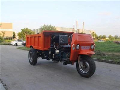 Camion pentru minerit cu trei roți